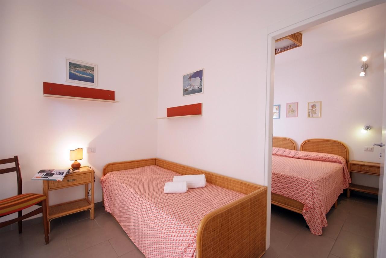 Residence Sud Est ポルト・アッズッロ エクステリア 写真